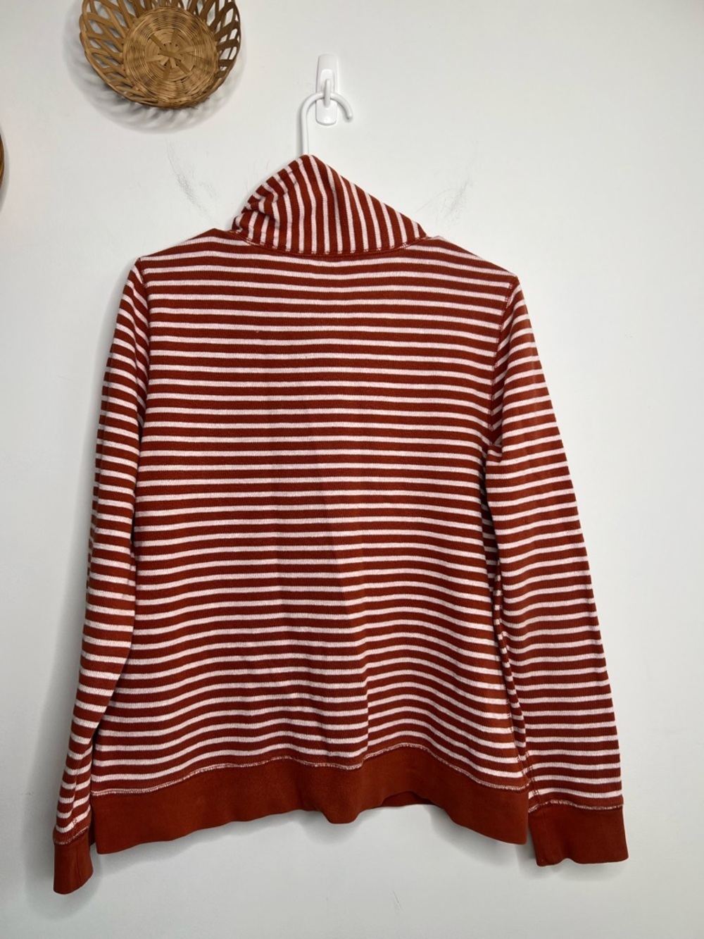 L.L. Bean Cowl Neck Sweatshirt Size Large - Picture 4 of 5